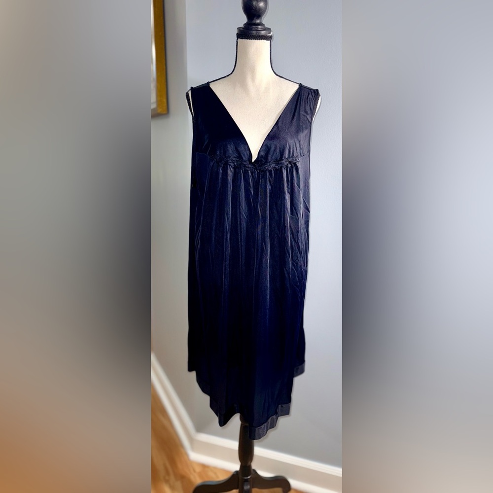 Vintage Women’s Vanity Fair Midi Nylon Black Slip Gown! Sz XL!